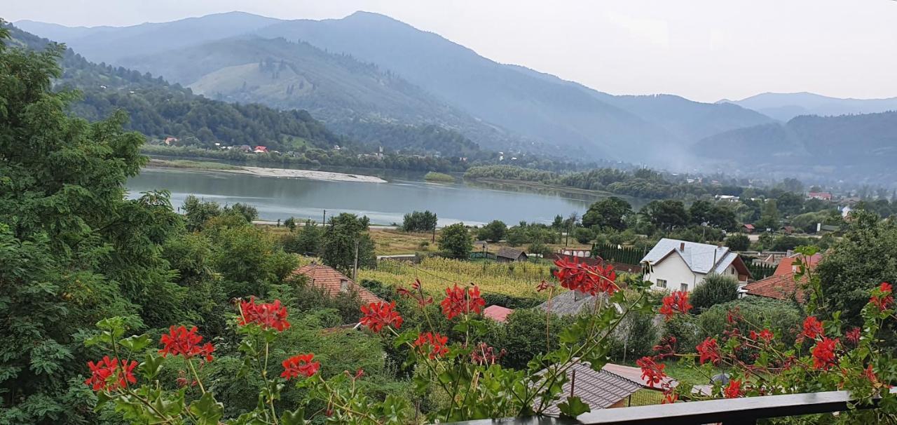 Casa Yla Villa Piatra Neamţ Esterno foto