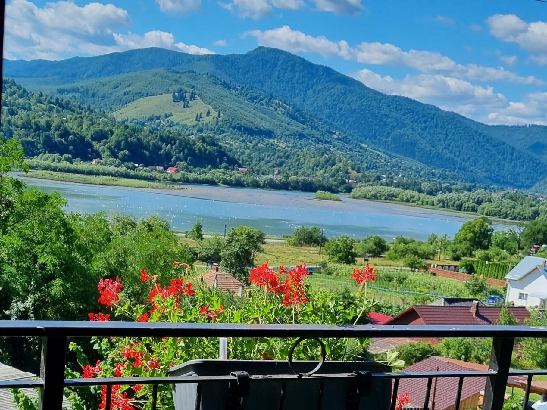 Casa Yla Villa Piatra Neamţ Esterno foto